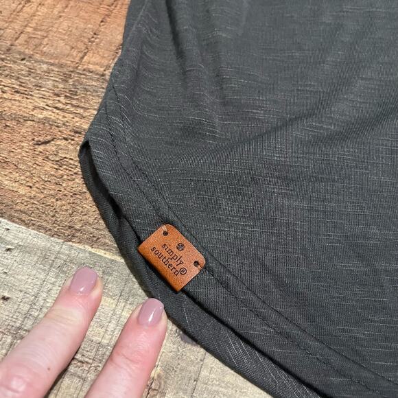 Simply Southern | NWOT Women's Gray Henley Tunic Shirt Sz M Causal Basics - Picture 5 of 5